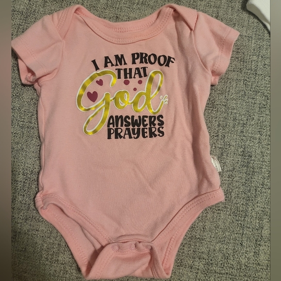 Bundle of 3 onesies, 0 to 3 months - Picture 3 of 7